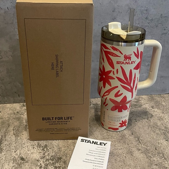 Stanley Floral Red and White Tumbler - Picture 4 of 7